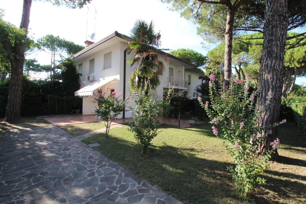 Villa BARBARA Lignano Sabbiadoro Esterno foto